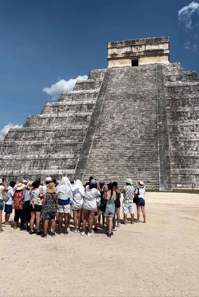 Visit Chichen Itza with a guided tour